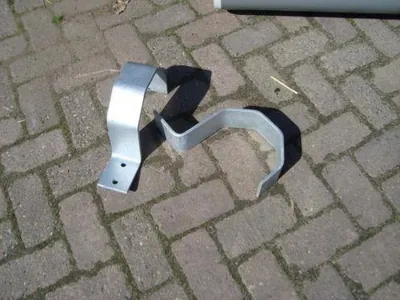 Verzinkte buisbeugels